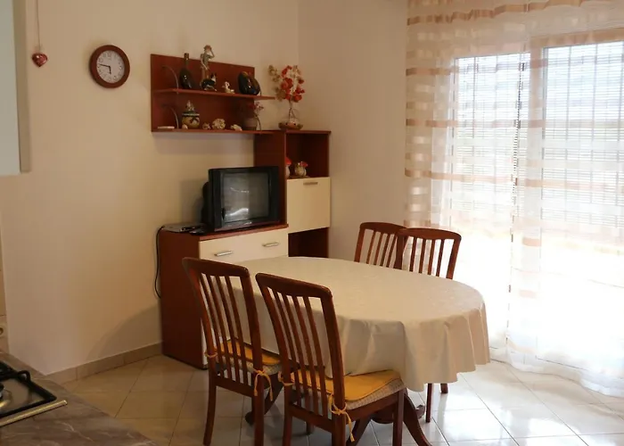 アパート With Parking Space Basina, Hvar - 12420 Vrbanj